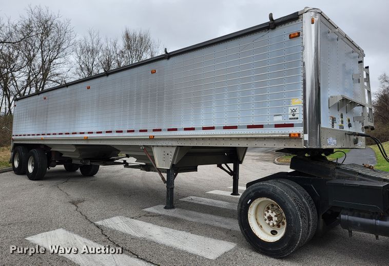 image for item HK9381 2002 Wilson DWH 400  grain trailer