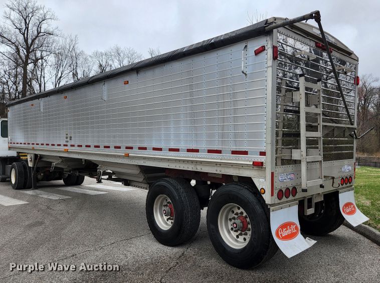 image for item HK9381 2002 Wilson DWH 400  grain trailer