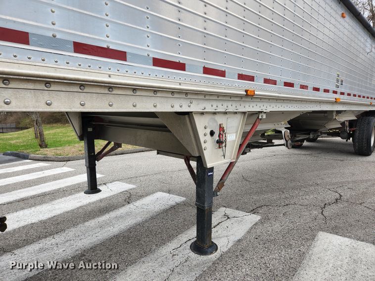 image for item HK9381 2002 Wilson DWH 400  grain trailer