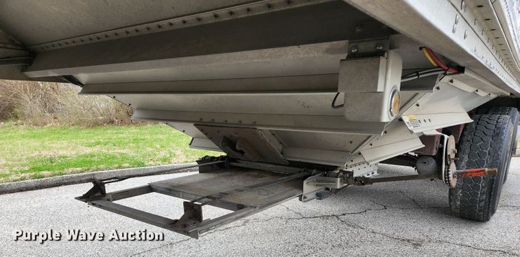 image for item HK9381 2002 Wilson DWH 400  grain trailer