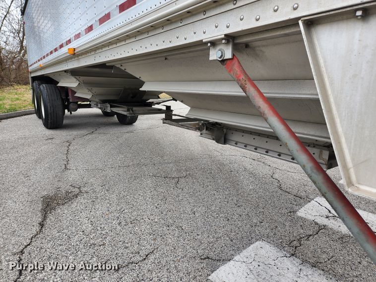 image for item HK9381 2002 Wilson DWH 400  grain trailer