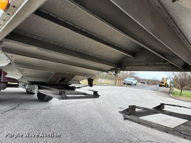 image for item HK9381 2002 Wilson DWH 400  grain trailer