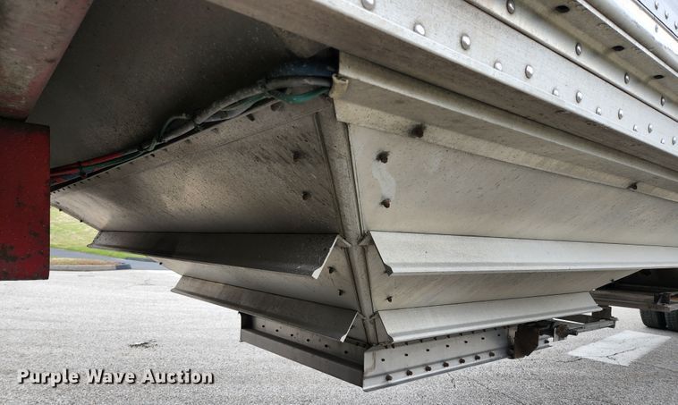 image for item HK9381 2002 Wilson DWH 400  grain trailer