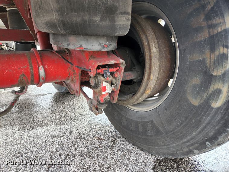 image for item HK9381 2002 Wilson DWH 400  grain trailer