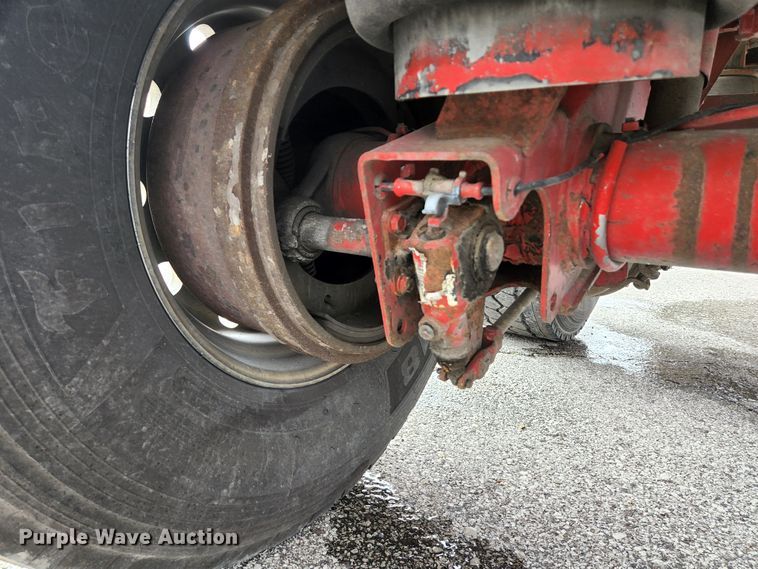 image for item HK9381 2002 Wilson DWH 400  grain trailer