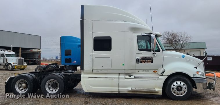 image for item IF9387 2009 International ProStar  semi truck
