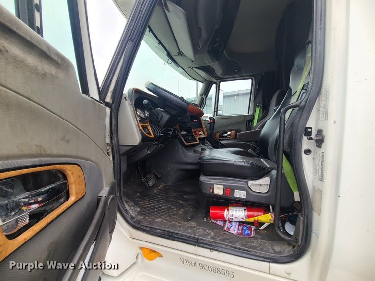 image for item IF9387 2009 International ProStar  semi truck