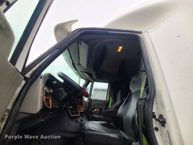 image for item IF9387 2009 International ProStar  semi truck