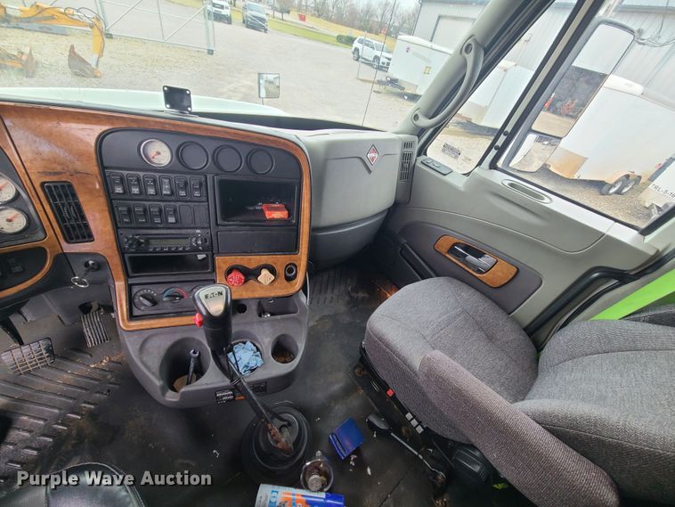 image for item IF9387 2009 International ProStar  semi truck