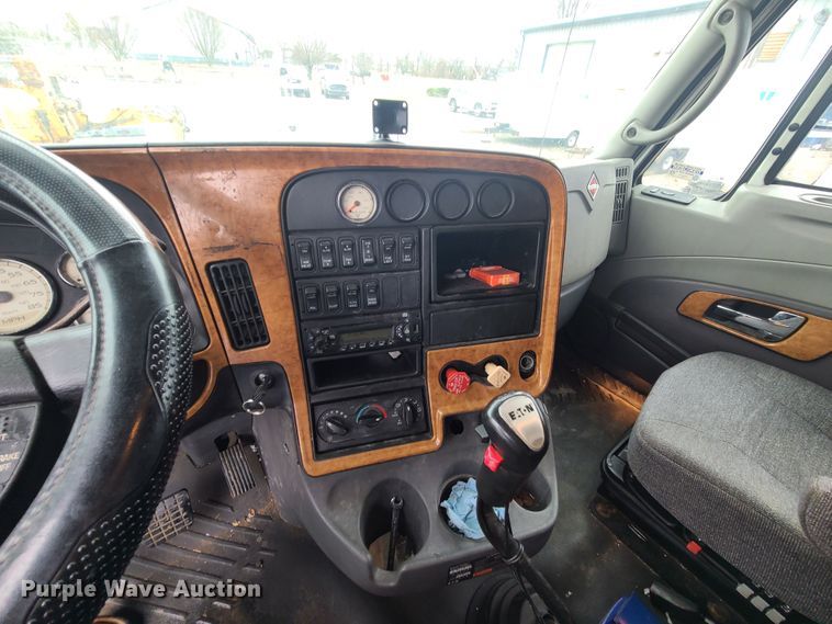 image for item IF9387 2009 International ProStar  semi truck