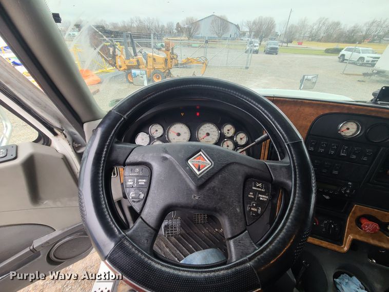 image for item IF9387 2009 International ProStar  semi truck