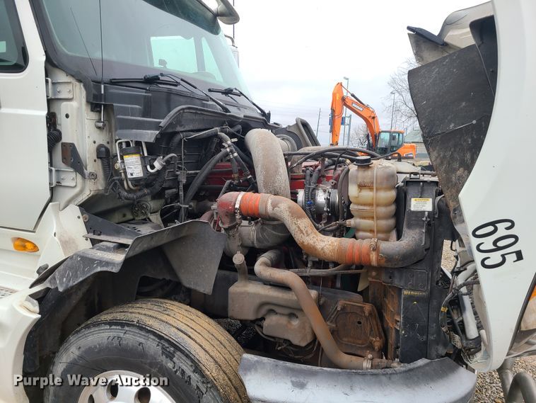 image for item IF9387 2009 International ProStar  semi truck