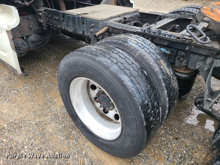 image for item IF9387 2009 International ProStar  semi truck