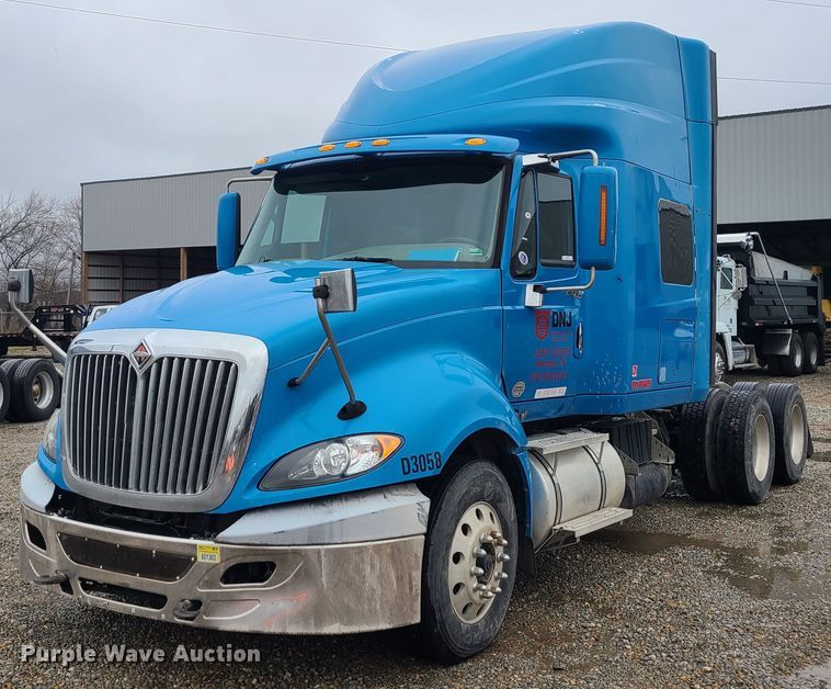 image for item IF9388 2010 International ProStar  semi truck