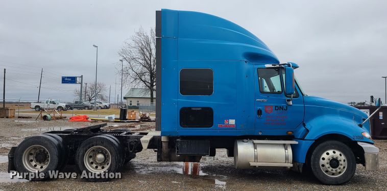 image for item IF9388 2010 International ProStar  semi truck