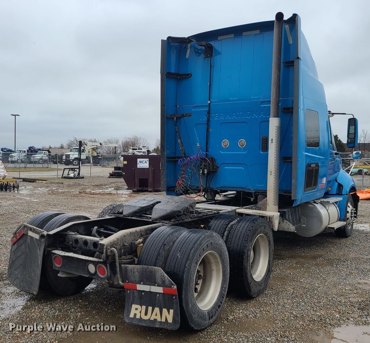 image for item IF9388 2010 International ProStar  semi truck