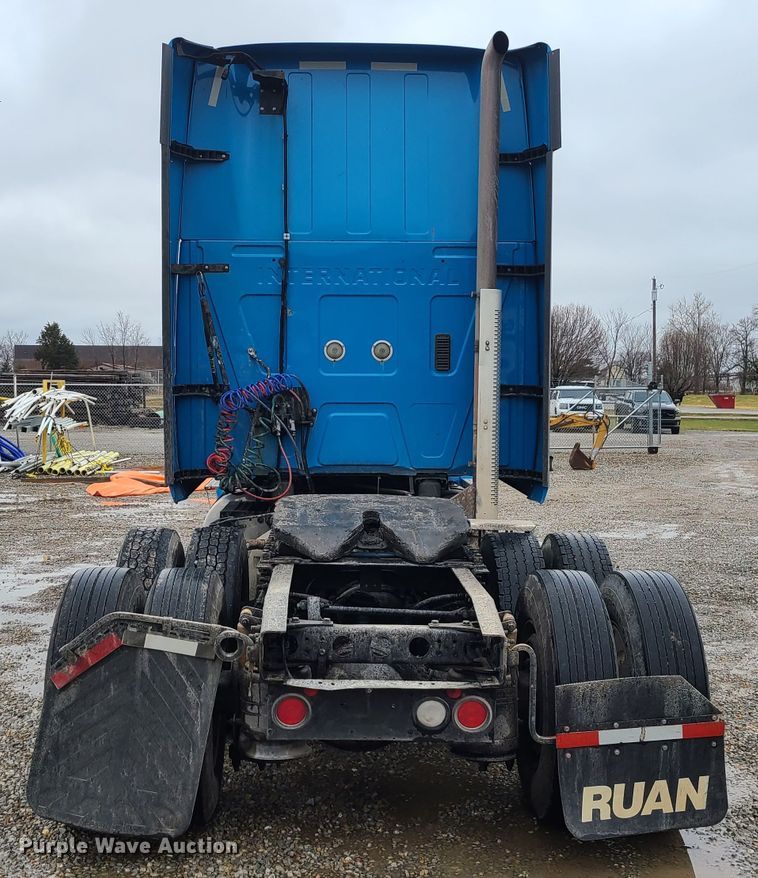 image for item IF9388 2010 International ProStar  semi truck