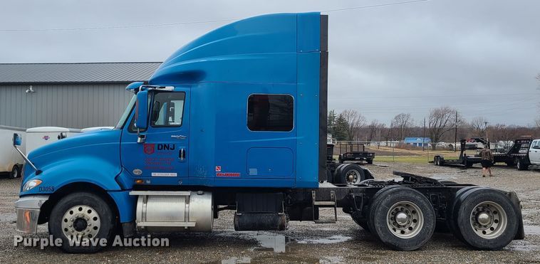 image for item IF9388 2010 International ProStar  semi truck