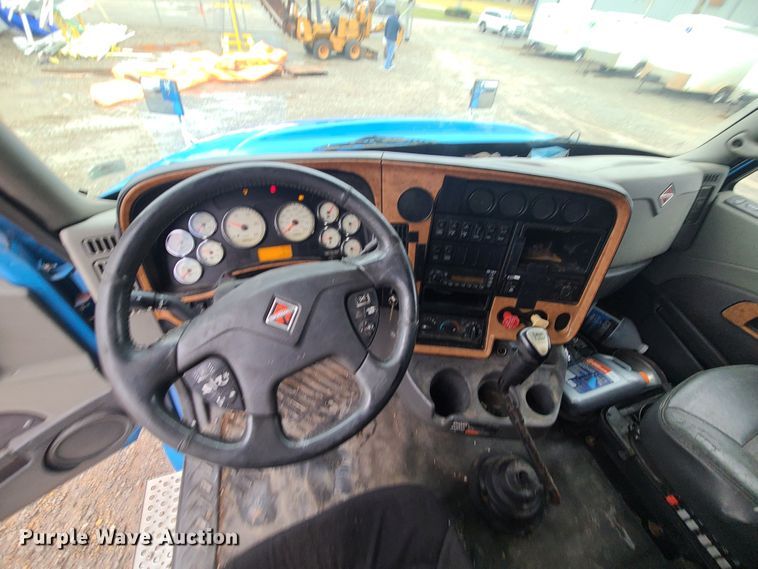 image for item IF9388 2010 International ProStar  semi truck