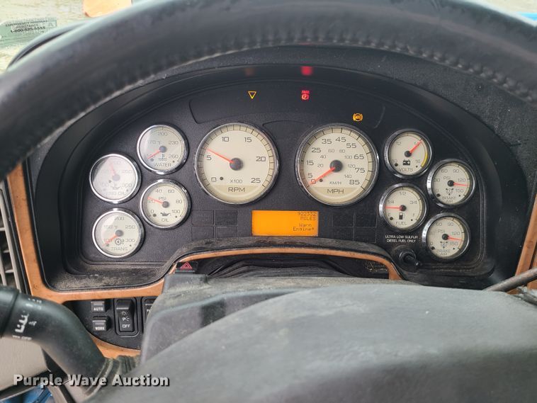 image for item IF9388 2010 International ProStar  semi truck