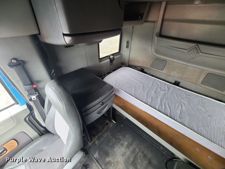 image for item IF9388 2010 International ProStar  semi truck