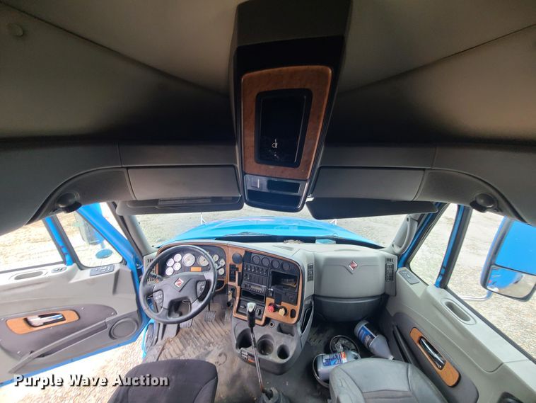 image for item IF9388 2010 International ProStar  semi truck