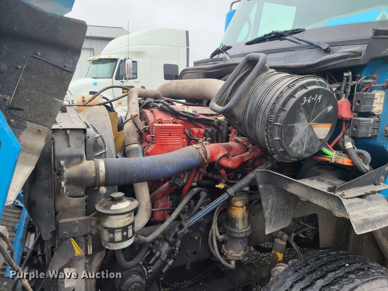 image for item IF9388 2010 International ProStar  semi truck