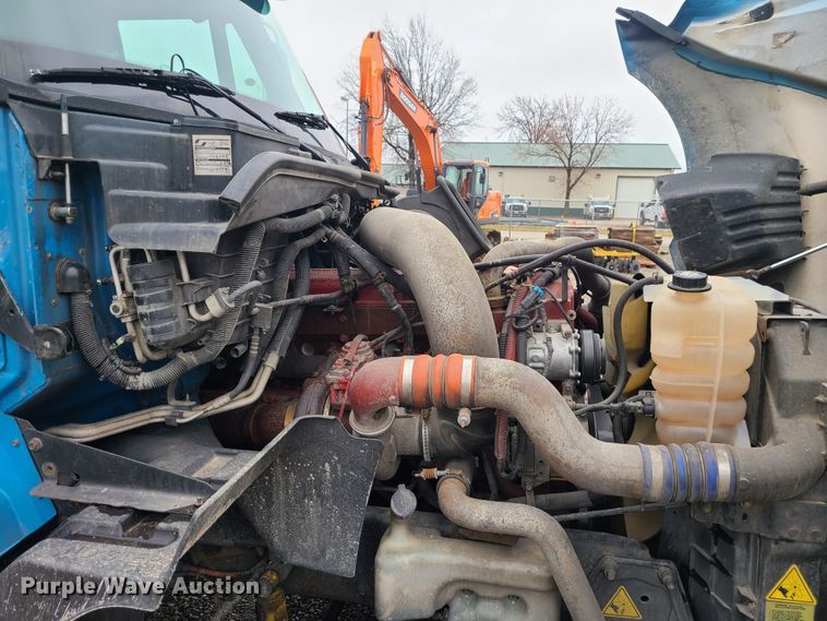 image for item IF9388 2010 International ProStar  semi truck