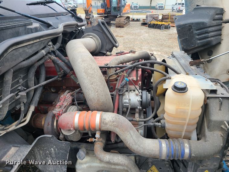 image for item IF9388 2010 International ProStar  semi truck