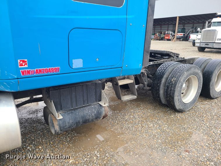 image for item IF9388 2010 International ProStar  semi truck