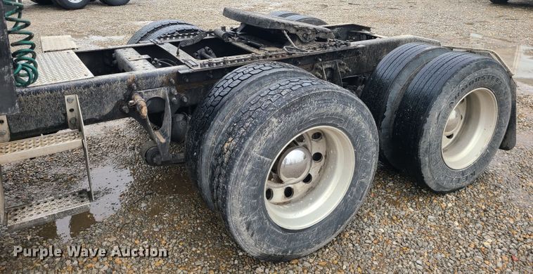 image for item IF9388 2010 International ProStar  semi truck