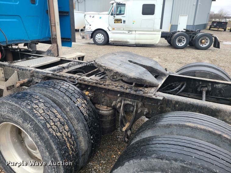 image for item IF9388 2010 International ProStar  semi truck