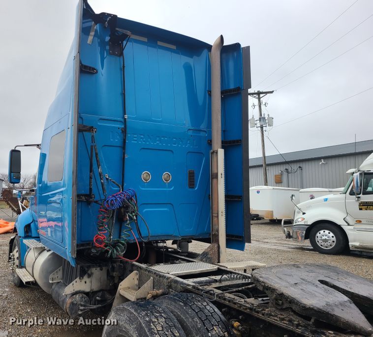 image for item IF9388 2010 International ProStar  semi truck