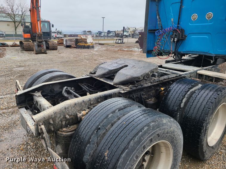 image for item IF9388 2010 International ProStar  semi truck