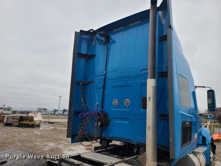 image for item IF9388 2010 International ProStar  semi truck