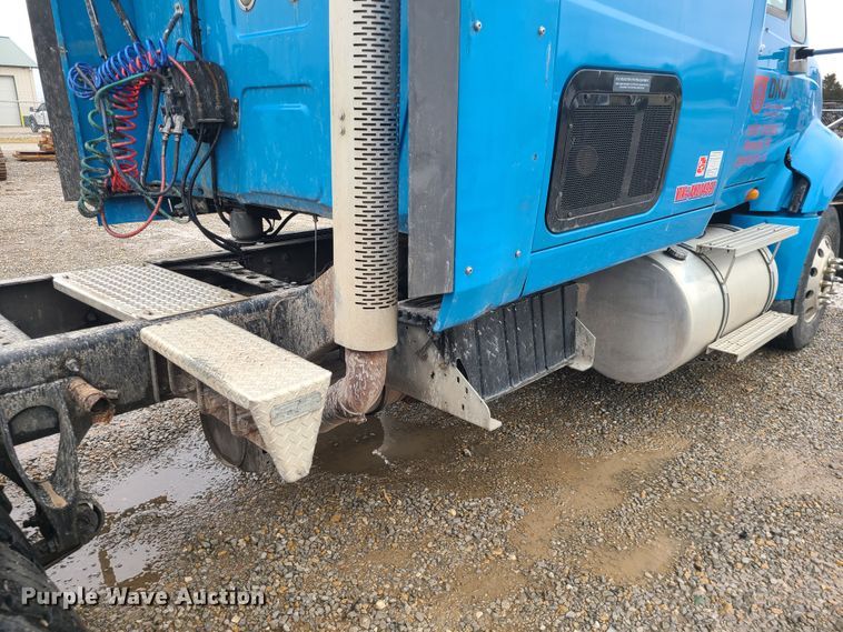 image for item IF9388 2010 International ProStar  semi truck