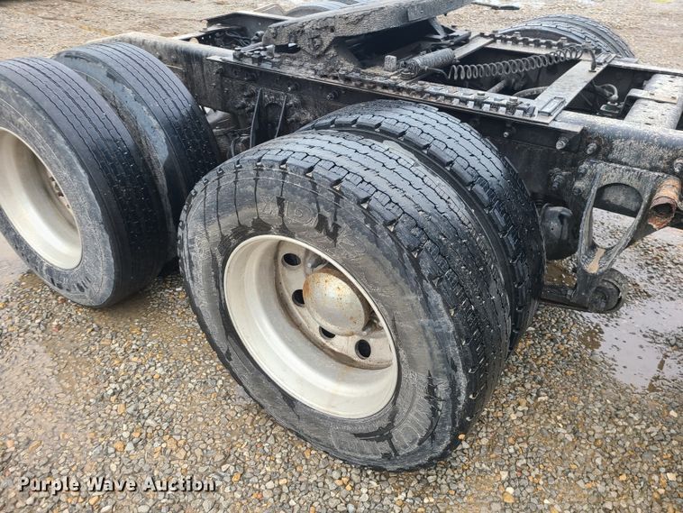 image for item IF9388 2010 International ProStar  semi truck