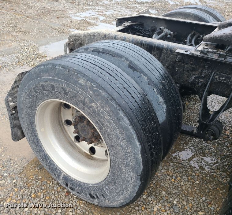 image for item IF9388 2010 International ProStar  semi truck