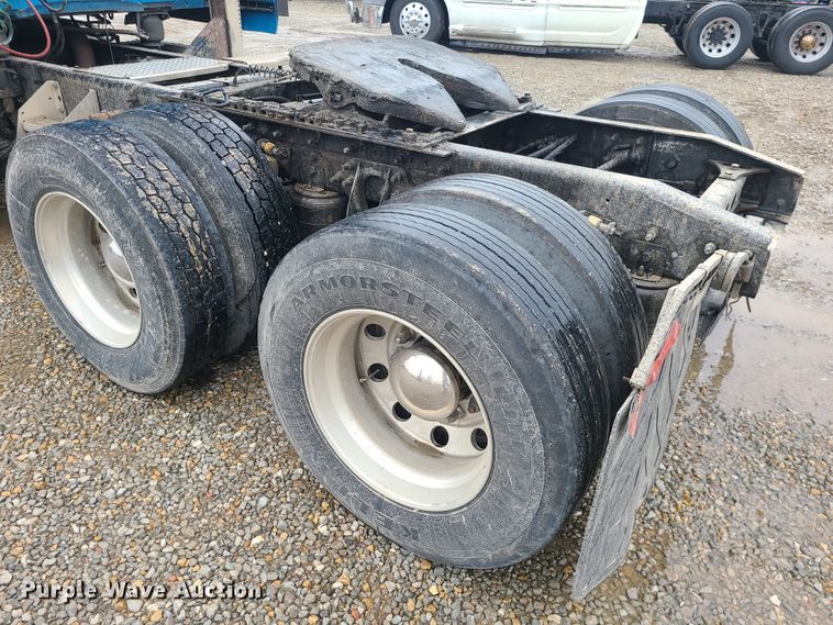 image for item IF9388 2010 International ProStar  semi truck