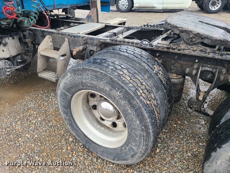 image for item IF9388 2010 International ProStar  semi truck