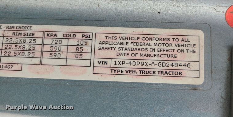 image for item IF9448 2016 Peterbilt 587  semi truck