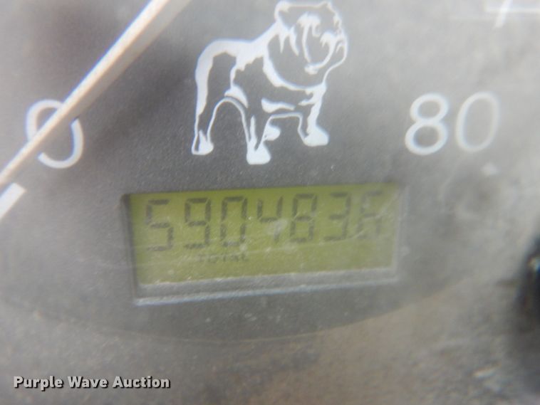 image for item IM9851 2002 Mack RD Series  semi truck