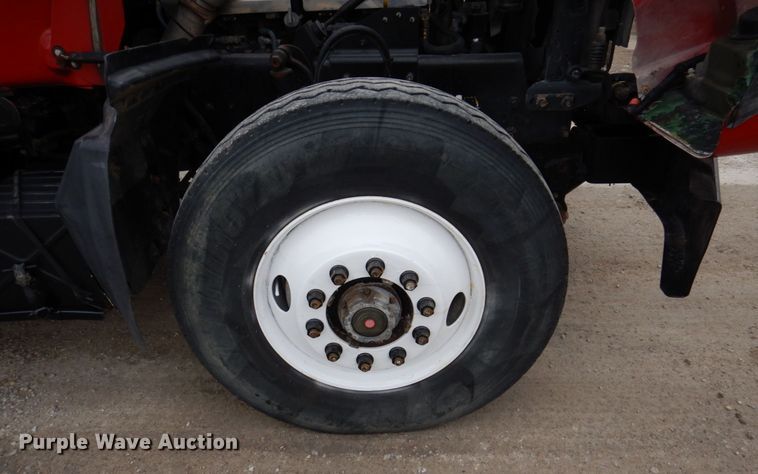 image for item IM9851 2002 Mack RD Series  semi truck