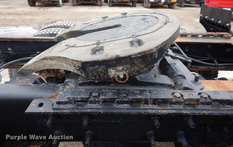 image for item IM9852 2001 Mack RD Series  semi truck