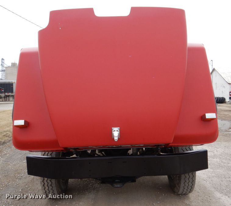 image for item IM9852 2001 Mack RD Series  semi truck