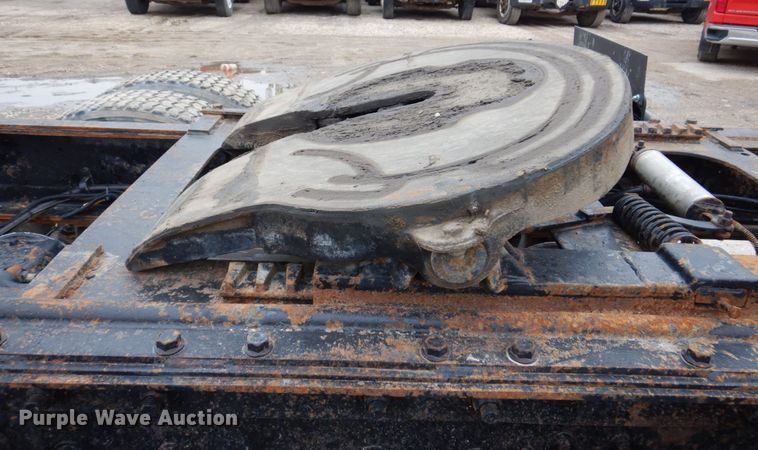 image for item IM9853 2002 Mack RD Series  semi truck