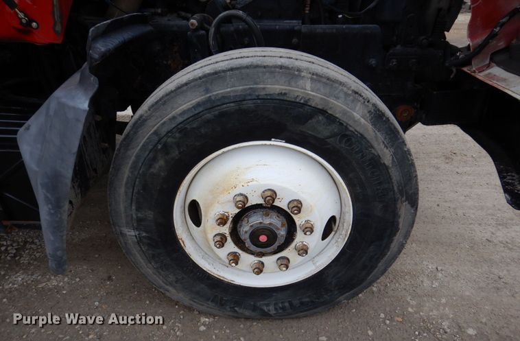 image for item IM9853 2002 Mack RD Series  semi truck