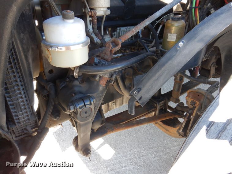 image for item IM9864 2004 Freightliner Columbia 120  semi truck