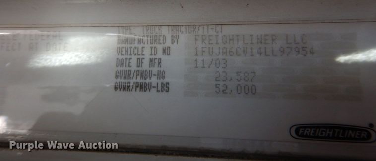 image for item IM9864 2004 Freightliner Columbia 120  semi truck