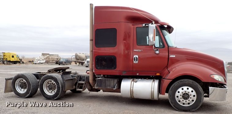 image for item IS9397 2012 International ProStar  semi truck